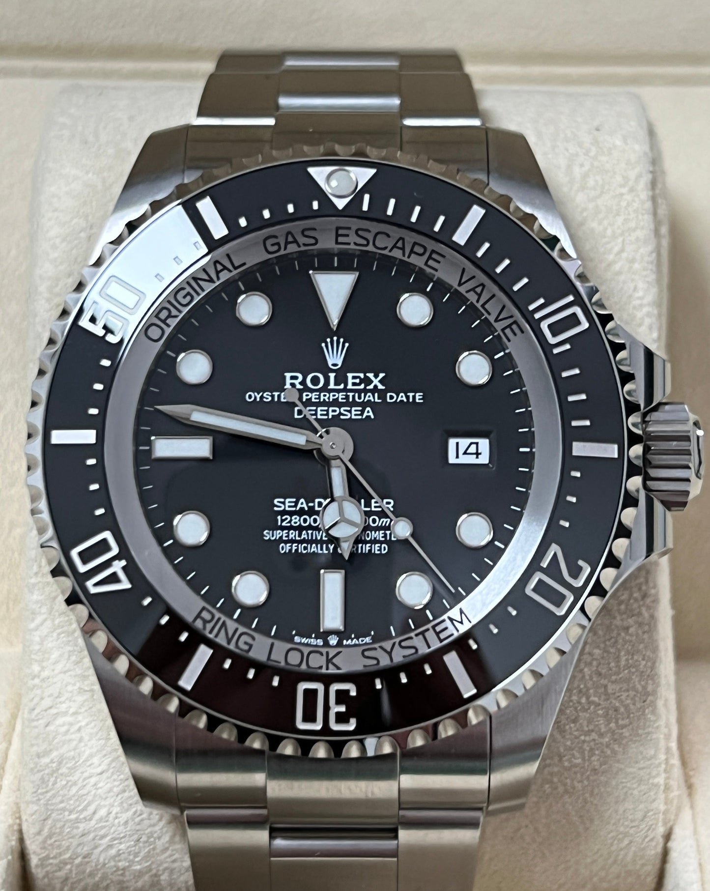 Rolex Sea Dweller Deepsea Black - 126660 - 2023