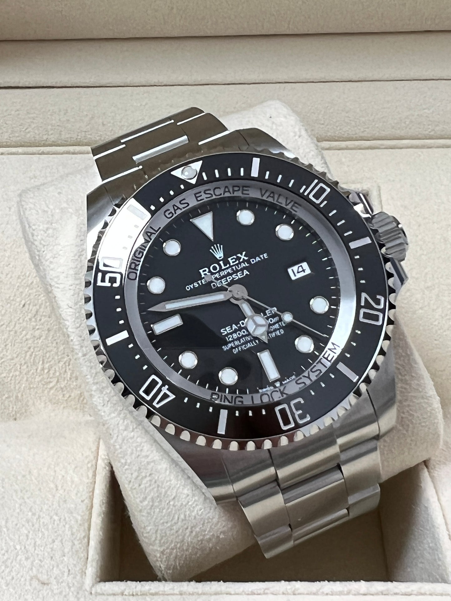 Rolex Sea Dweller Deepsea Black - 126660 - 2023